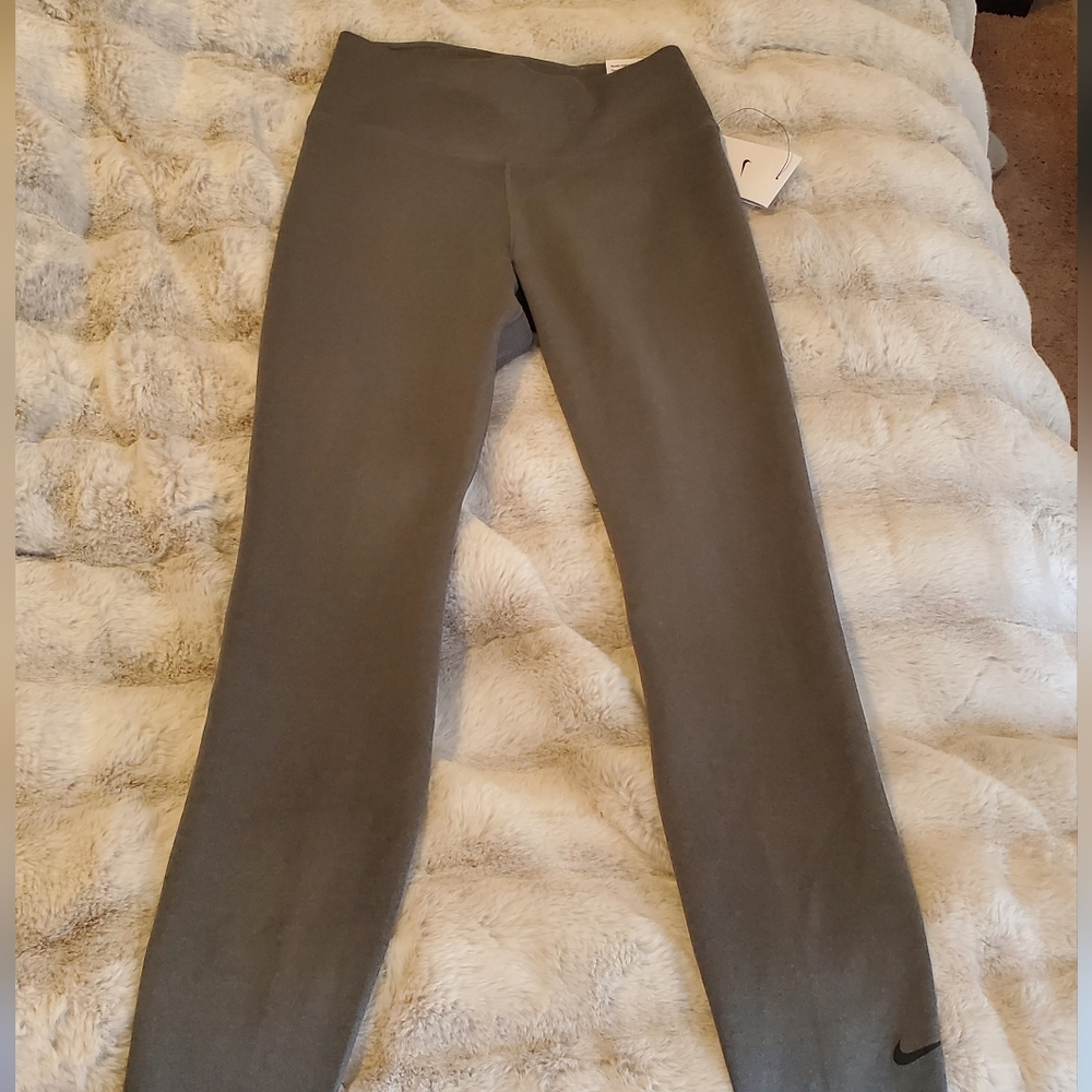 Nike nwt leggings